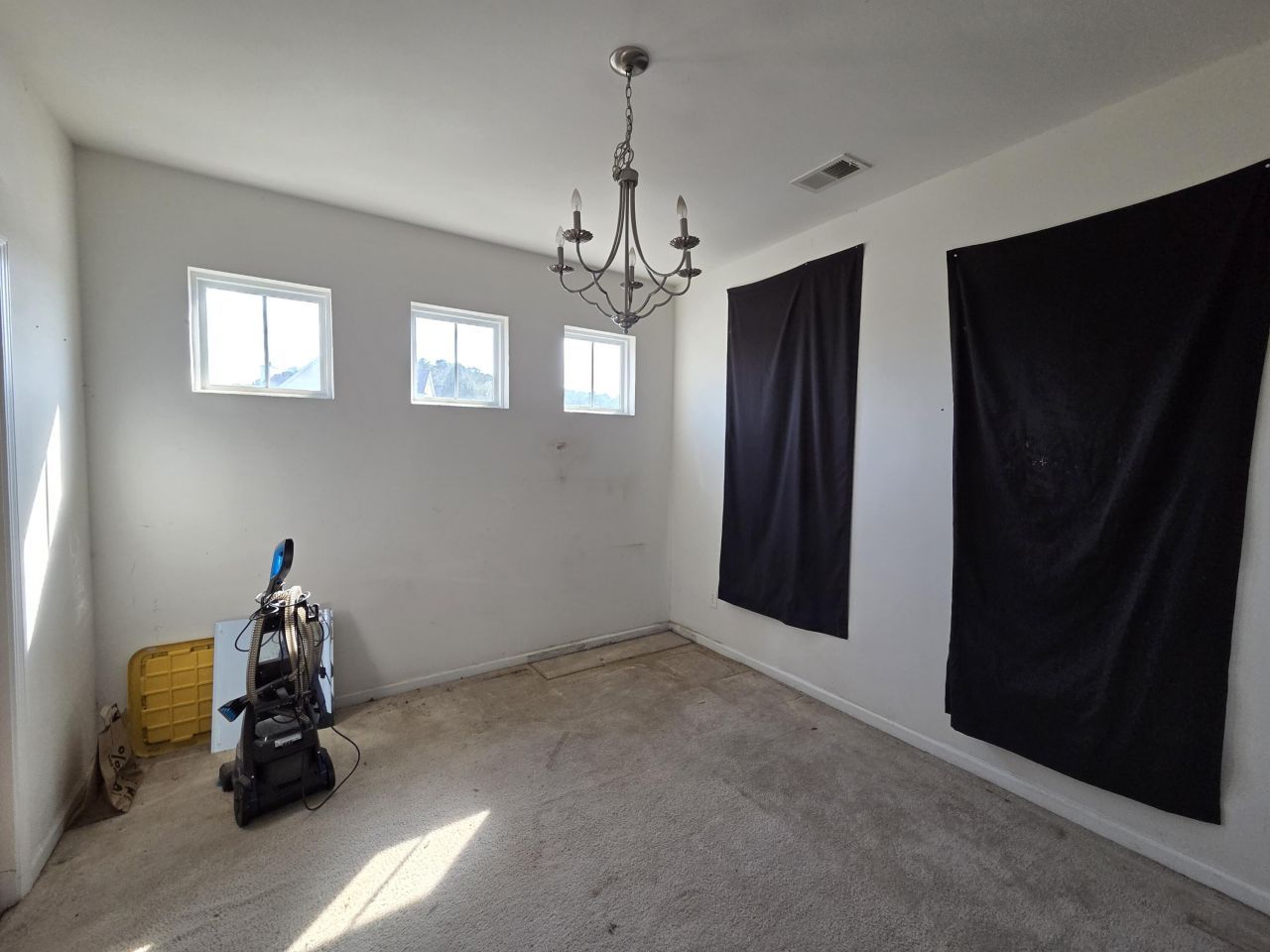 186 Avonshire Drive Photo 6