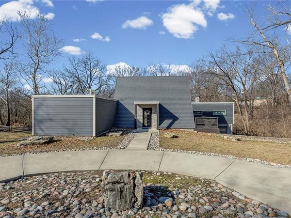 2804 S WHITNEY Road, Independence, MO 64057