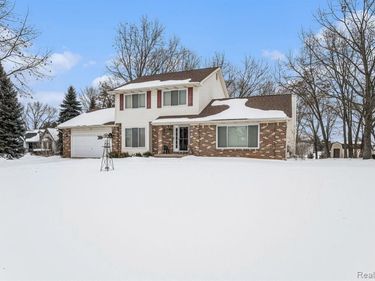 9213 Apple Orchard Drive, Tyrone Twp, MI 48430