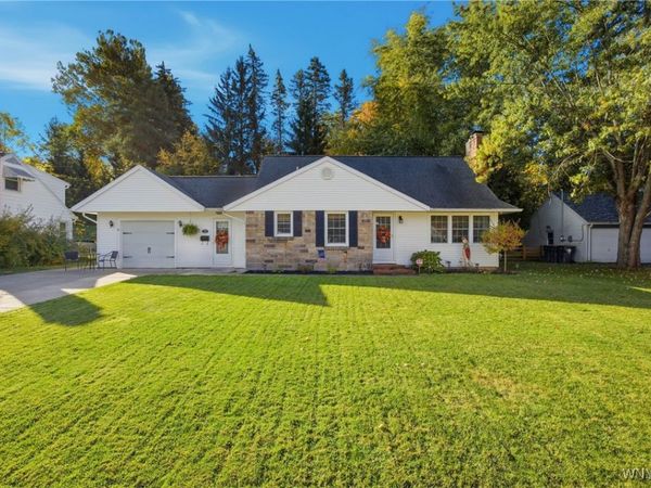 29 Rainbow Terrace, Orchard Park, NY 14127