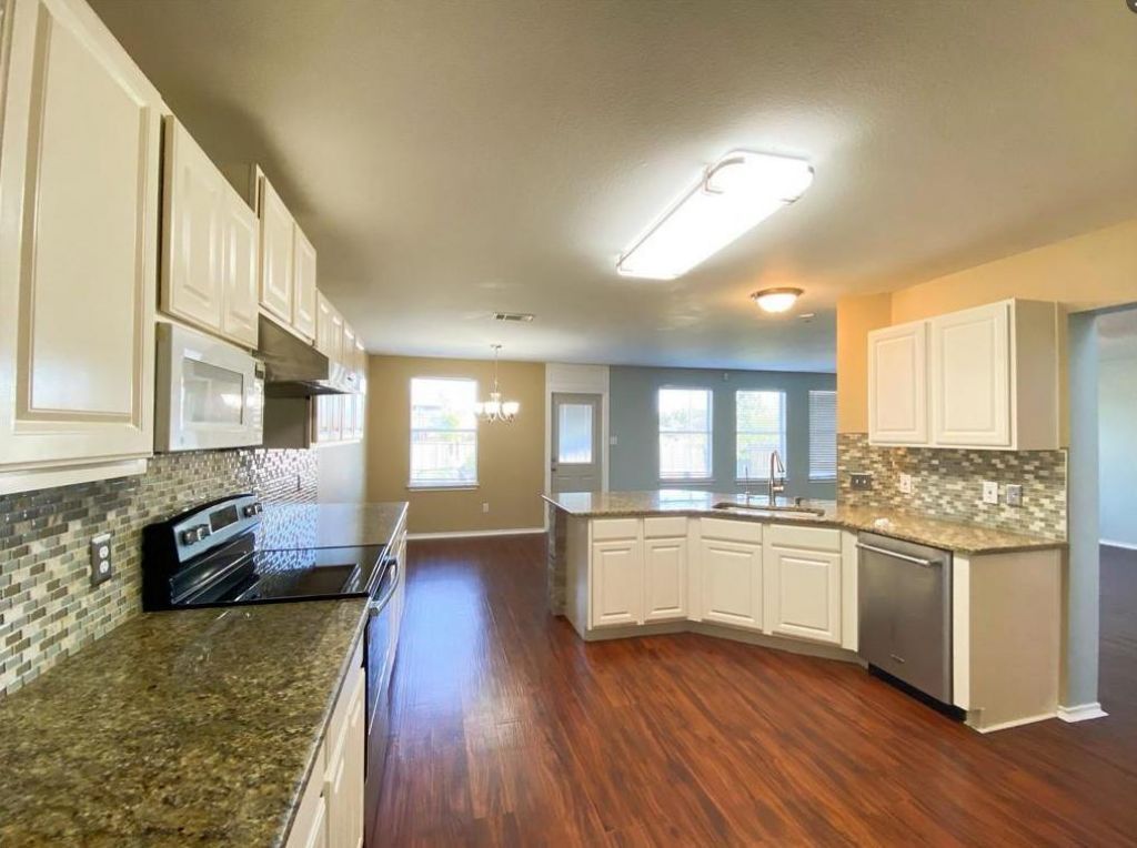 402 Blackman Trl, Hutto, TX 78634 Main Photo