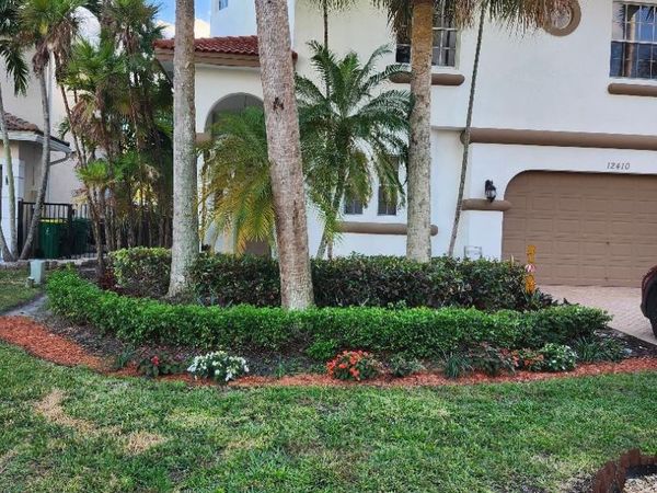 12410 SW 1st St, Plantation, FL 33325