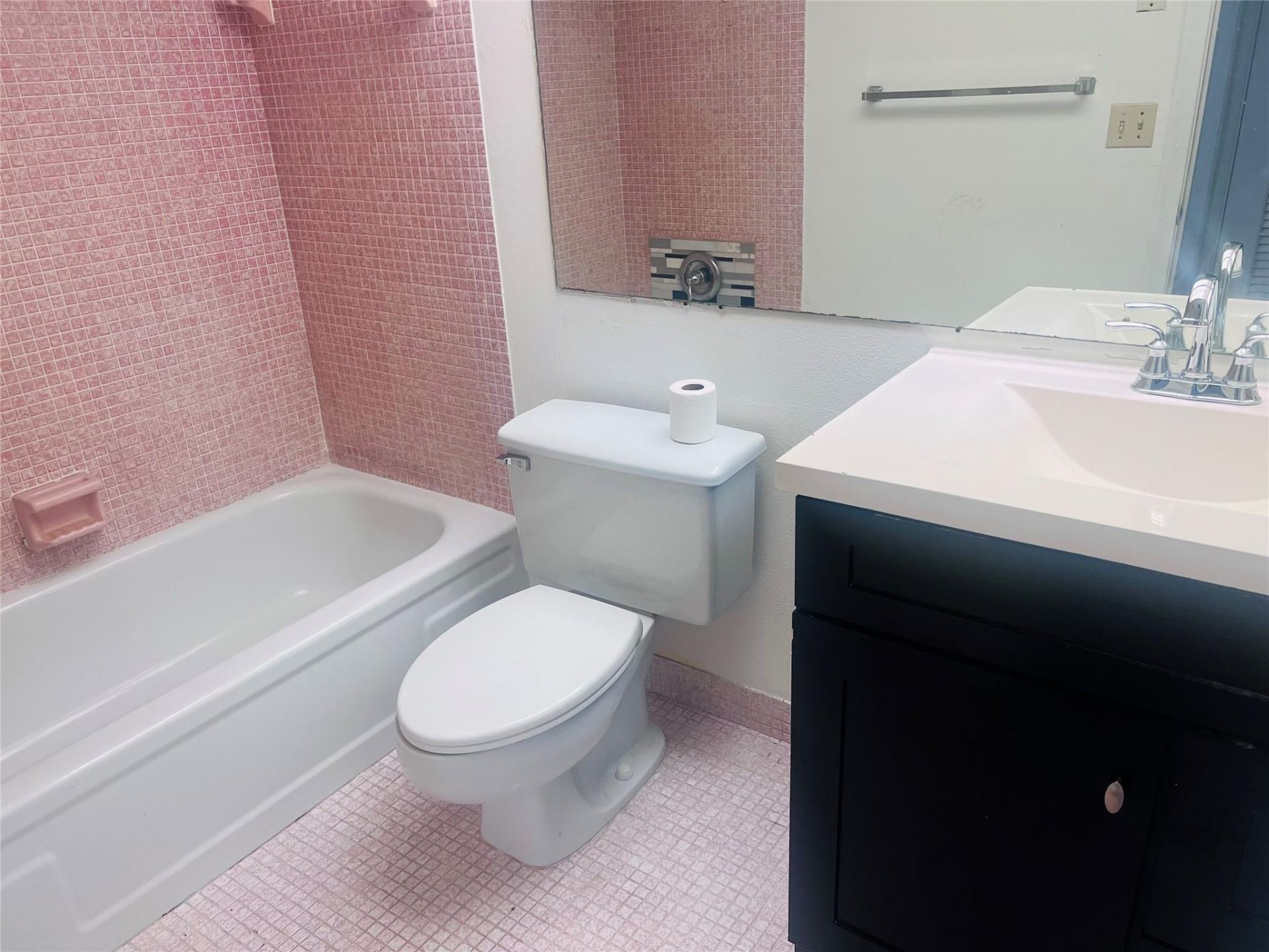 4046 NW 19th Street, Unit 203, Fort Lauderdale, FL 33313 Photo