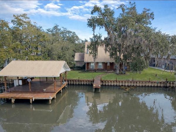 104 CLEMENT Drive, Pierre Part, LA 70339
