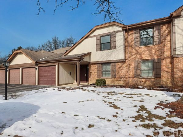 1232 Plum Tree Court, Unit A2, Schaumburg, IL 60193