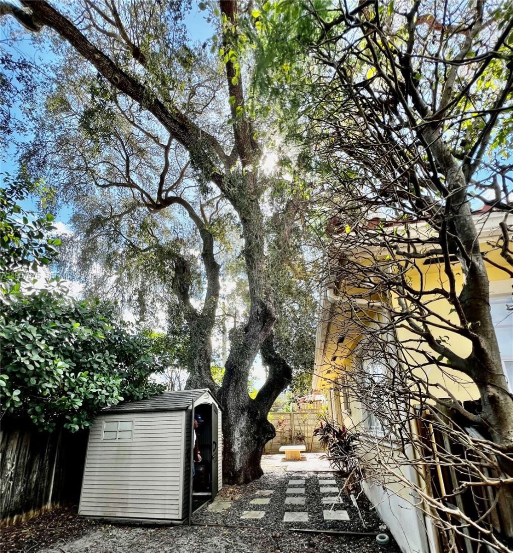 2301 SW 22nd Ave, Miami, FL 33145 Photo