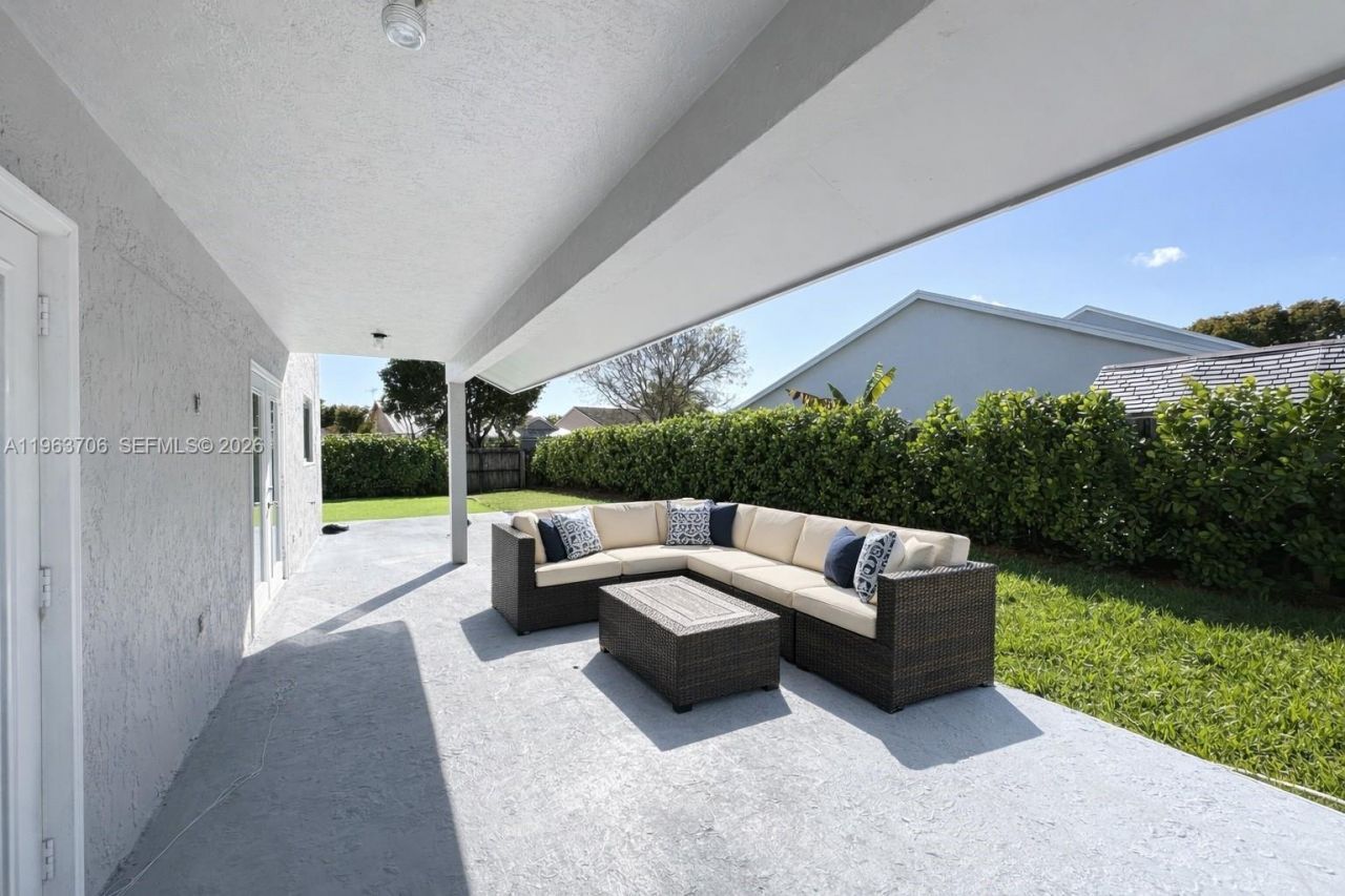 21970 SW 97th Ct, Cutler Bay, FL 33190 Photo