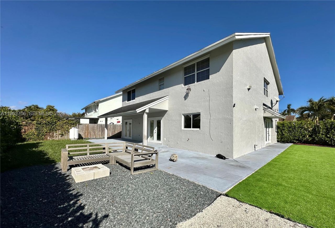 21970 SW 97th Ct, Cutler Bay, FL 33190 Photo