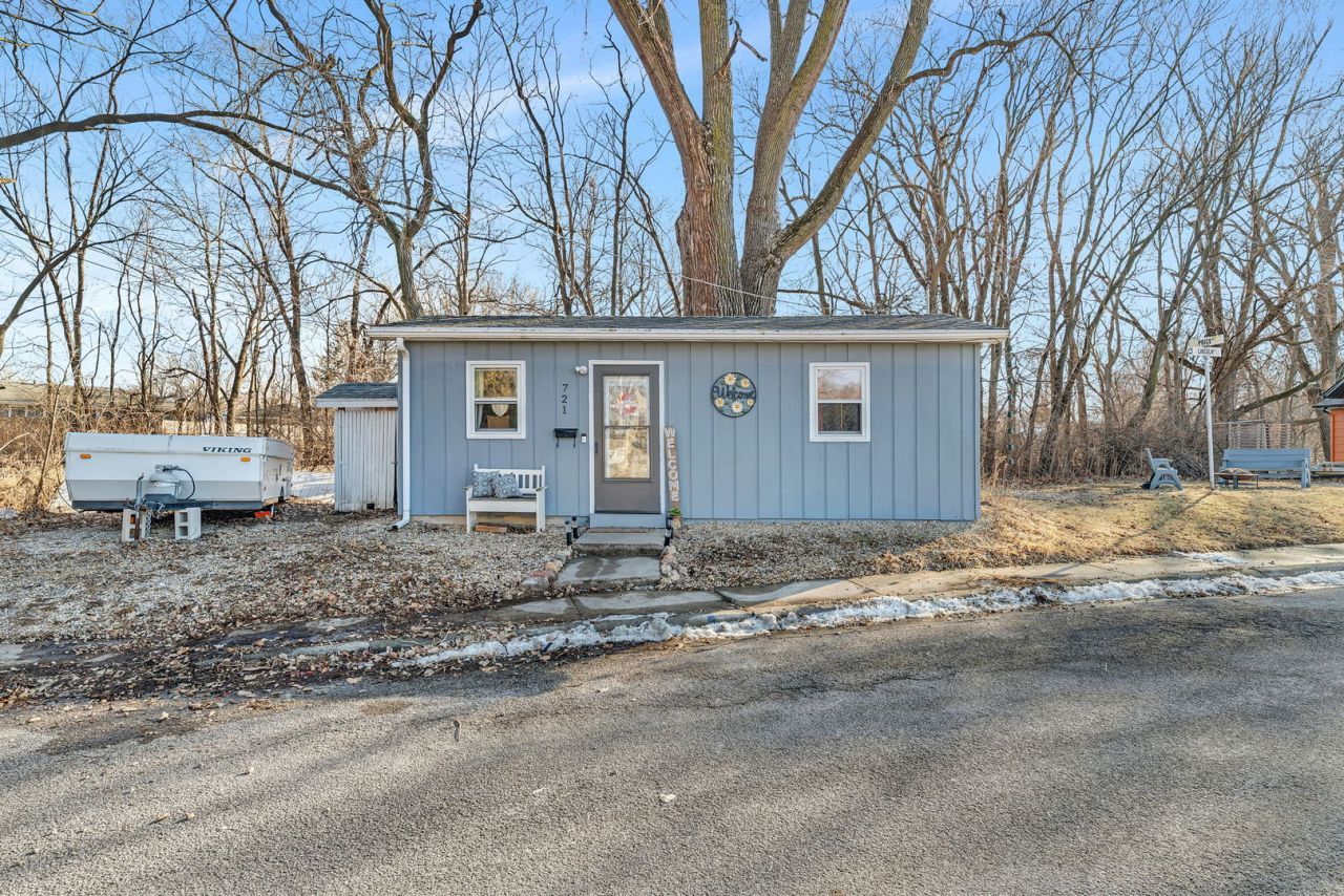 721 Lincoln Street, Morris, IL 60450 Main Photo