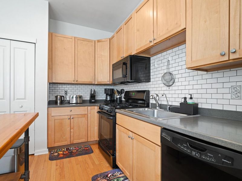 995 S Wall Street, Columbus, OH 43206 Photo 12