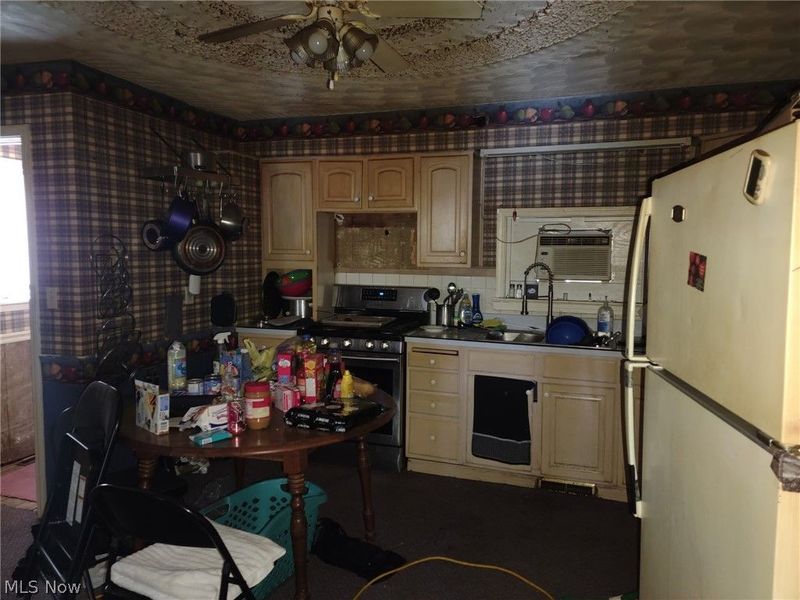 102 E Liberty Street, Ashland, OH 44805 Photo 6