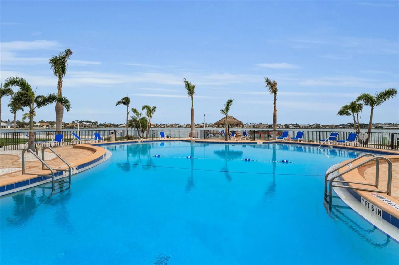 5130 Brittany Drive S, Unit 807, Saint Petersburg, FL 33715 Photo