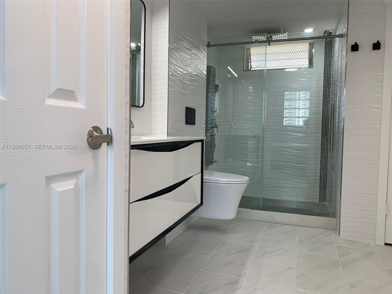 2980 Point East Dr, Unit D508, Aventura, FL 33160 Photo