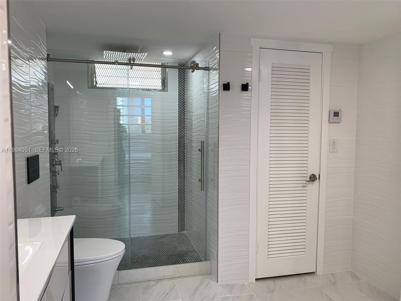 2980 Point East Dr, Unit D508, Aventura, FL 33160 Photo