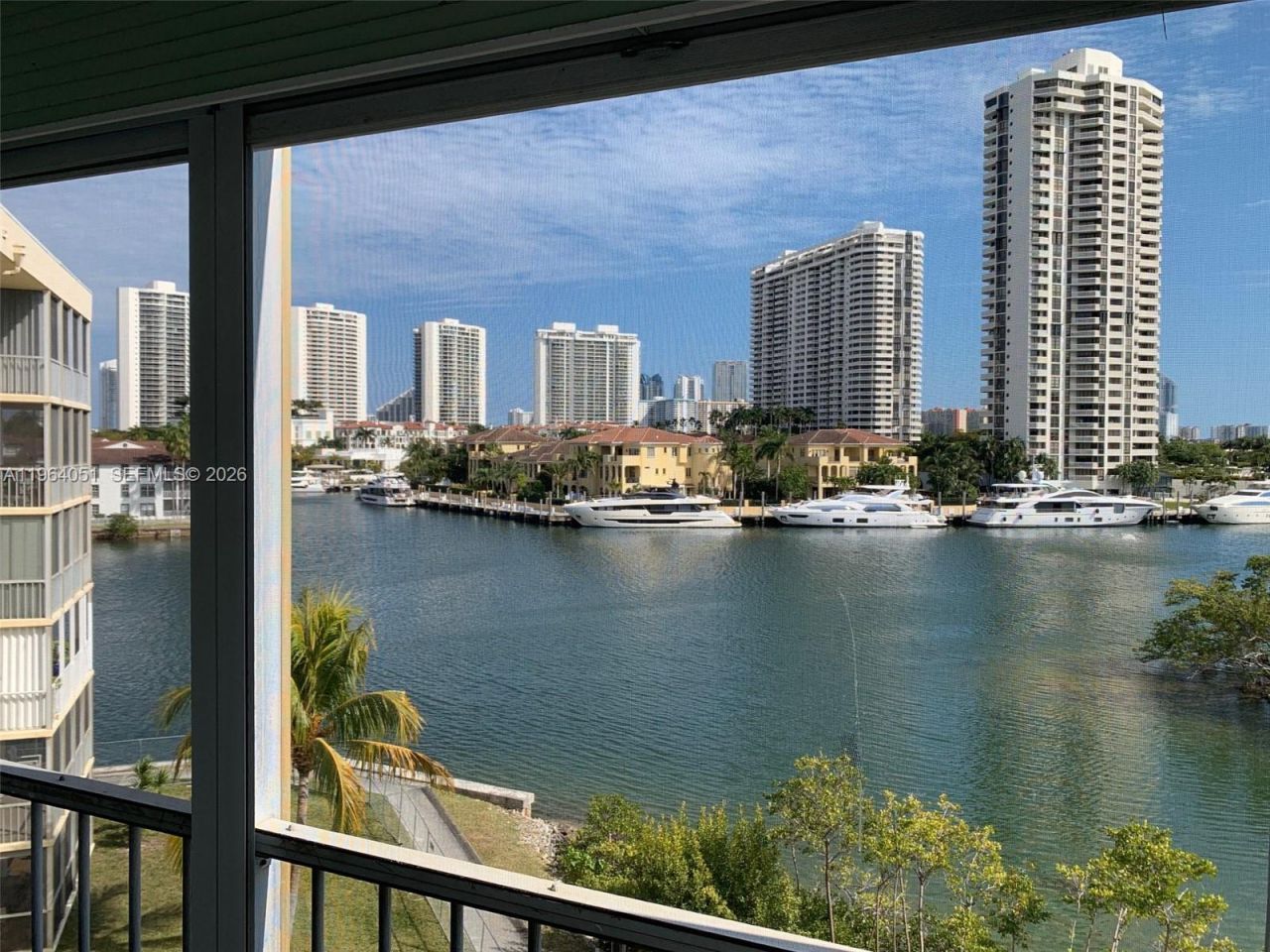 2980 Point East Dr, Unit D508, Aventura, FL 33160 Photo
