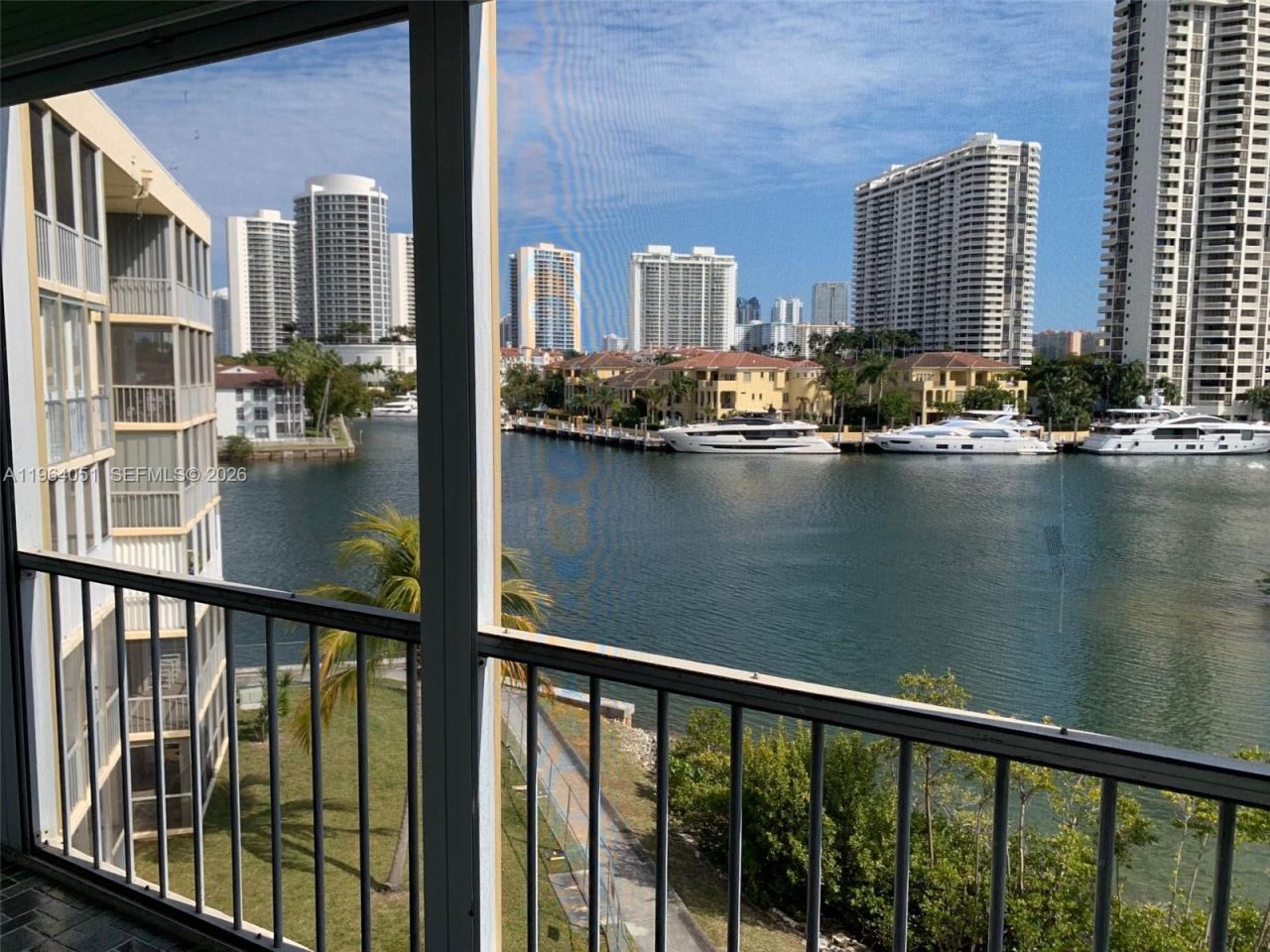 2980 Point East Dr, Unit D508, Aventura, FL 33160 Photo
