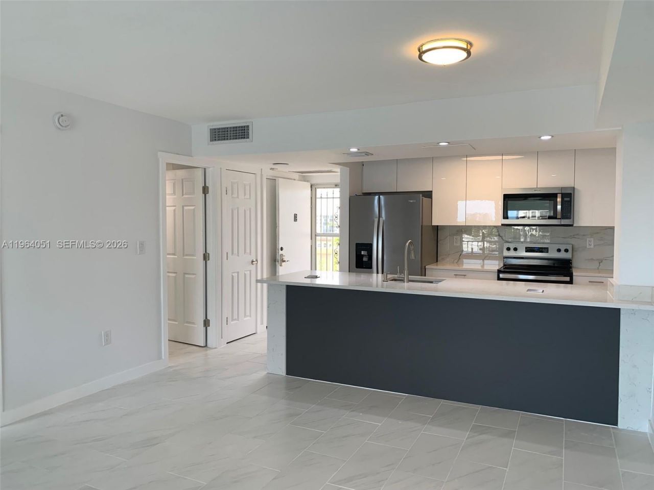 2980 Point East Dr, Unit D508, Aventura, FL 33160 Photo