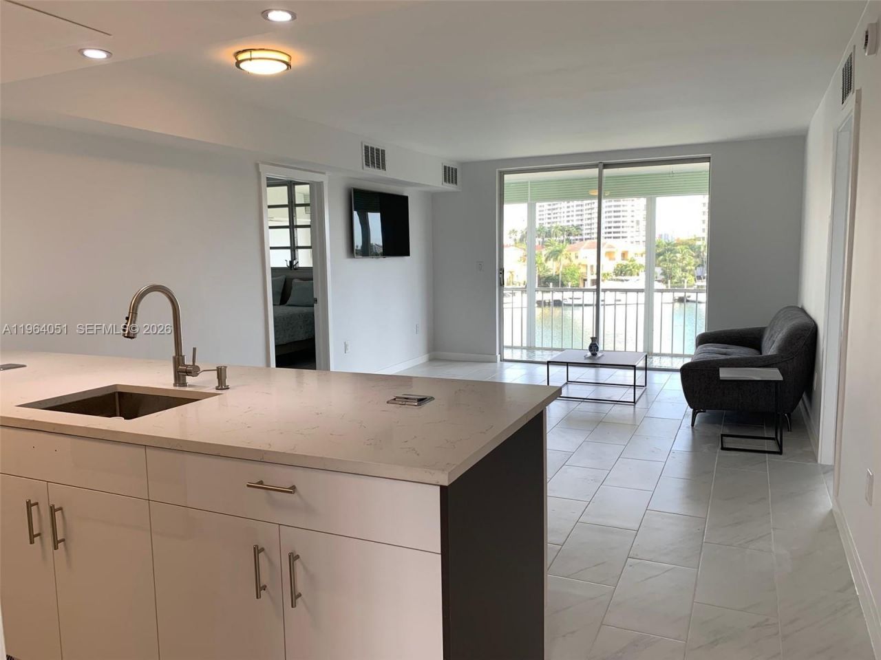 2980 Point East Dr, Unit D508, Aventura, FL 33160 Photo