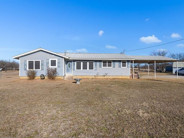 305 Cheyenne Drive, Runaway Bay, TX 76426