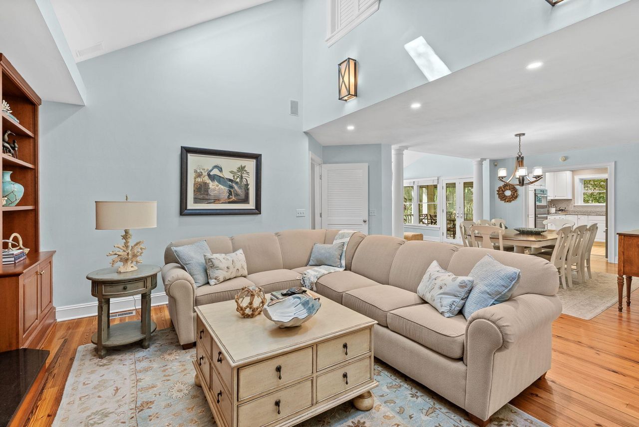 50 Crested Flycatcher Photo 11