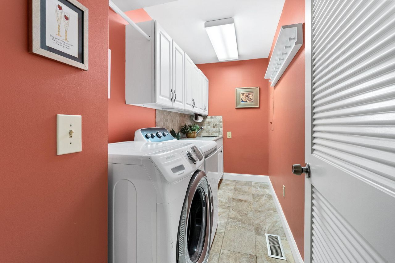 50 Crested Flycatcher Photo 22