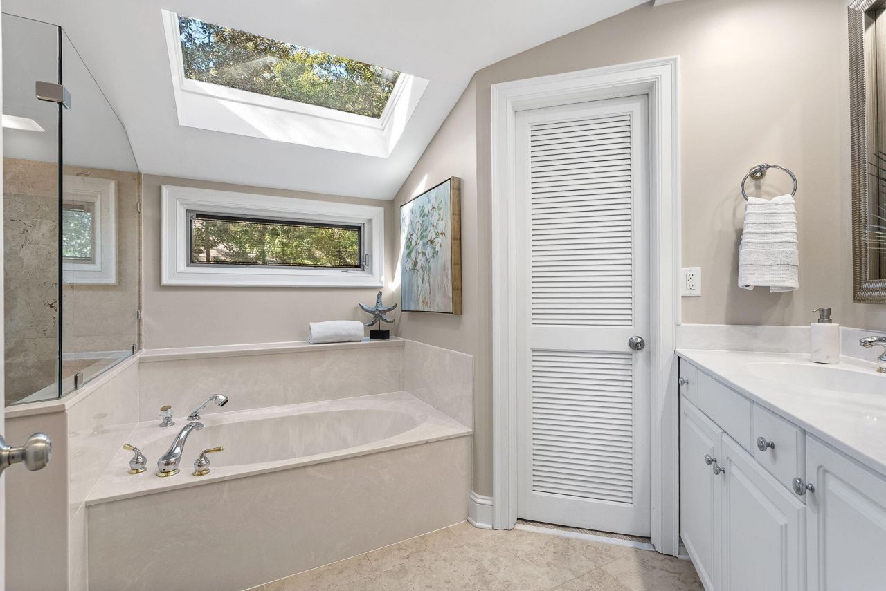 50 Crested Flycatcher Photo 34