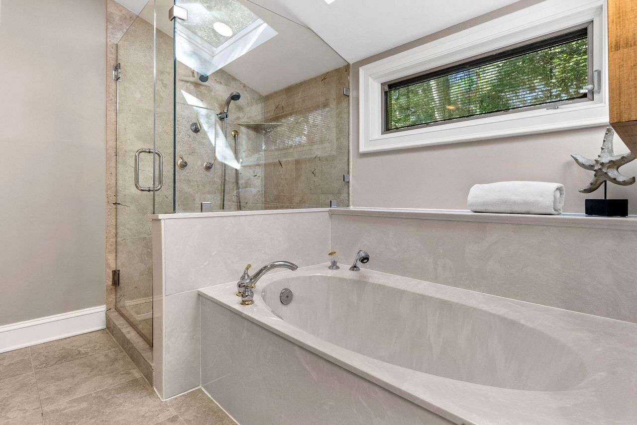 50 Crested Flycatcher Photo 35