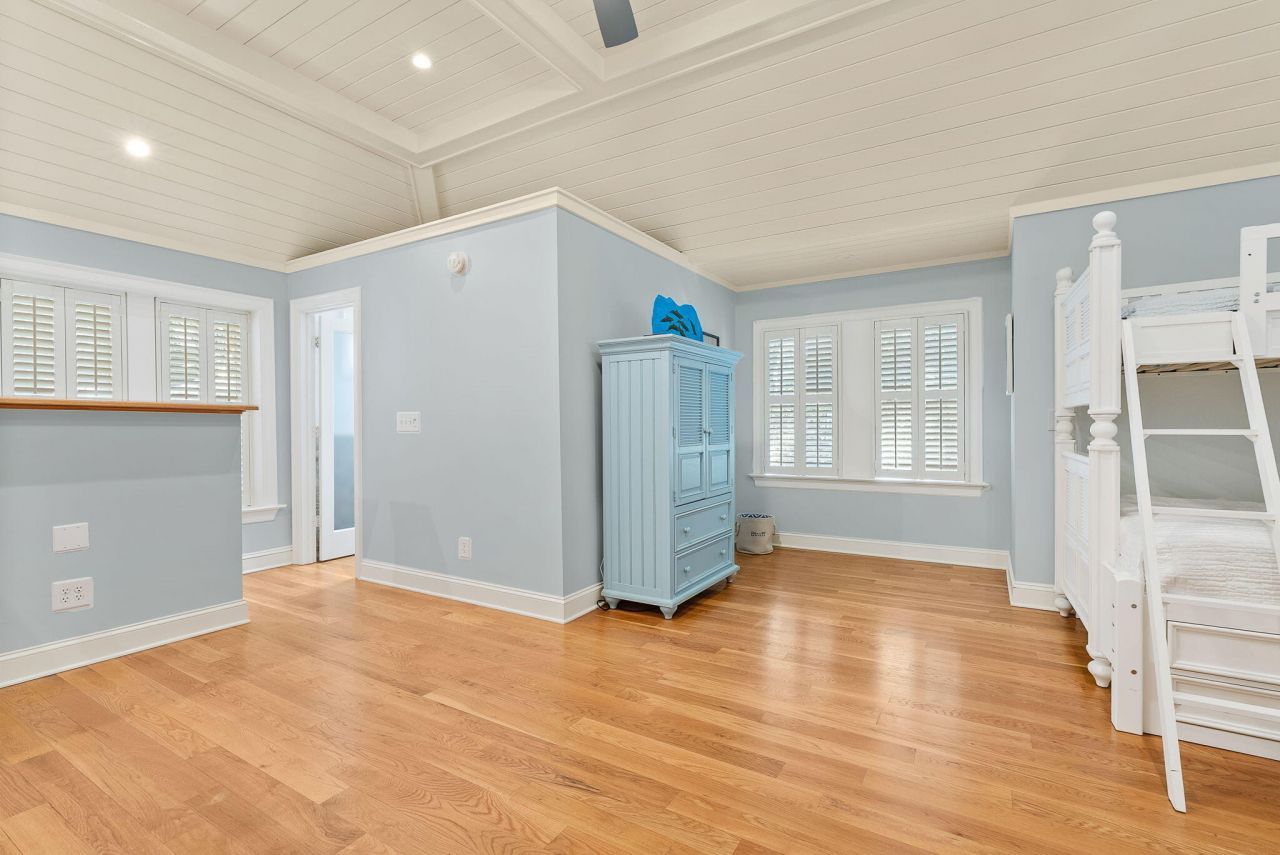 50 Crested Flycatcher Photo 42