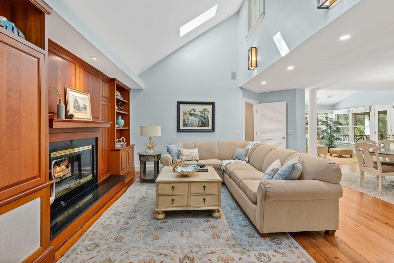 50 Crested Flycatcher Photo 7