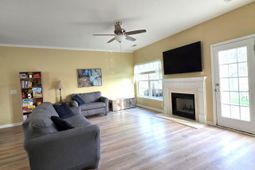 122 Cannonsmill Lane photo 4