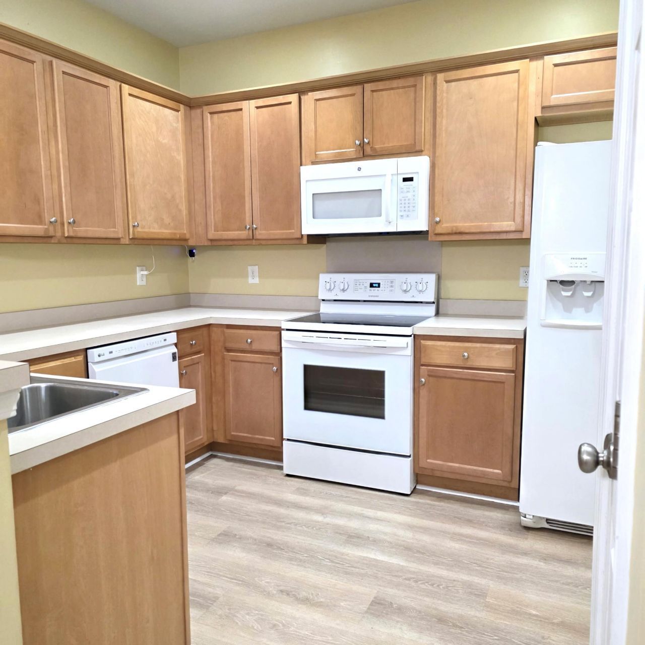 122 Cannonsmill Lane Photo 8