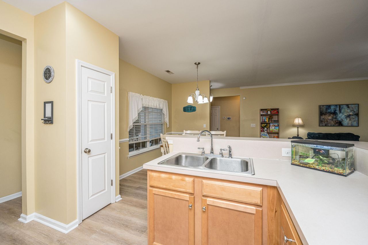 122 Cannonsmill Lane Photo 9