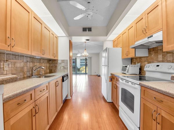 1705 Andros Isle, Unit J2, Coconut Creek, FL 33066