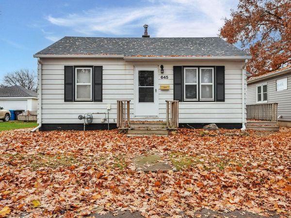 645 Dundee Drive, Waterloo, IA 50701