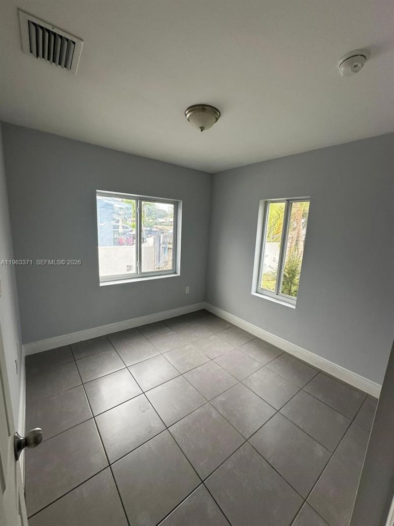 1128 NW 101st St , Miami, FL 33150 Photo