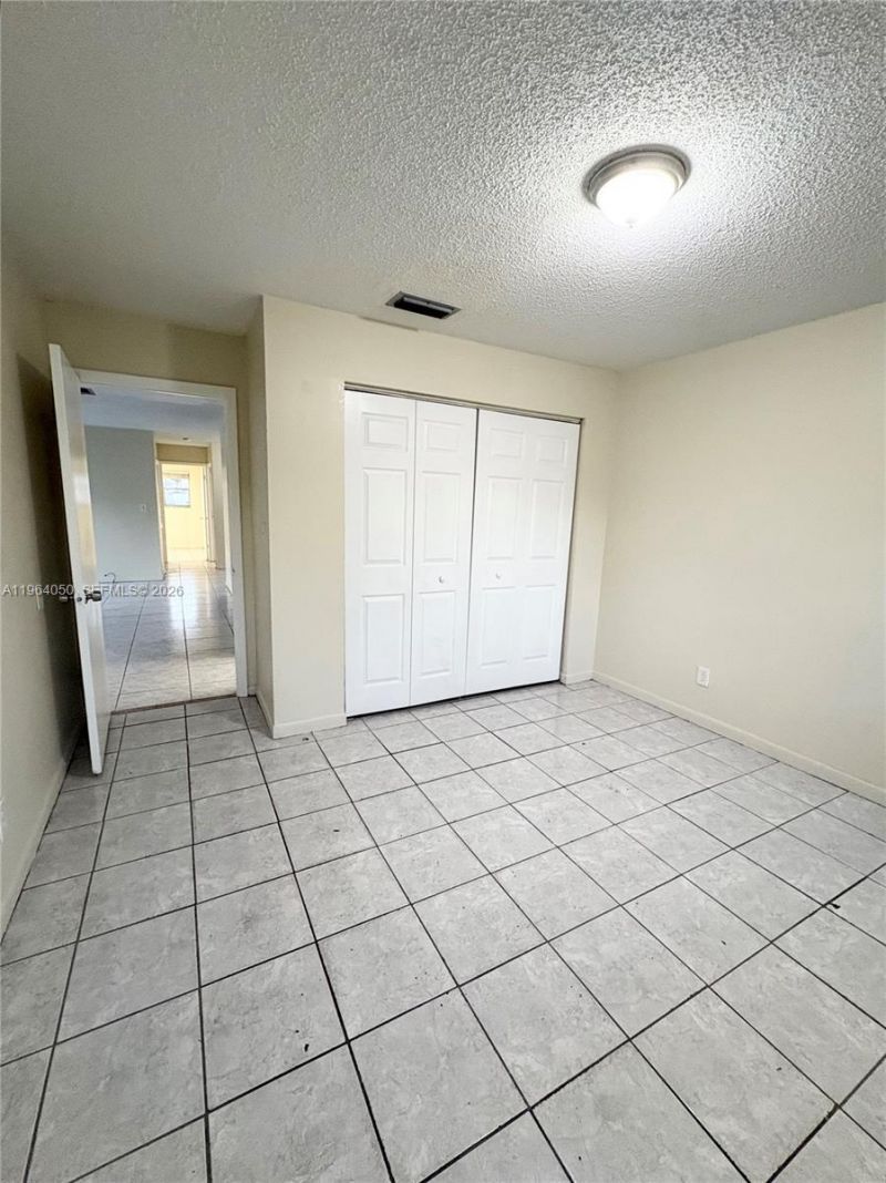 813 SW 10th St, Unit B, Hallandale Beach, FL 33009 Photo