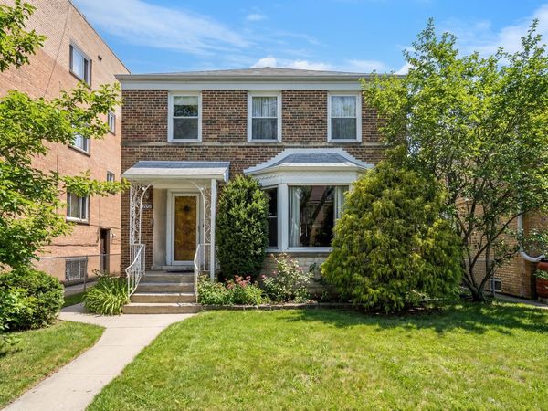5706 N Mozart Street, Chicago, IL 60659