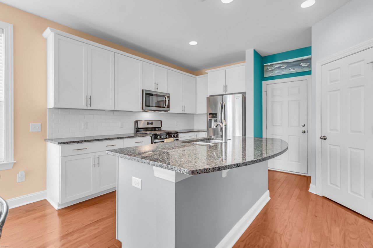 3056 Grand Bay Lane Photo 17