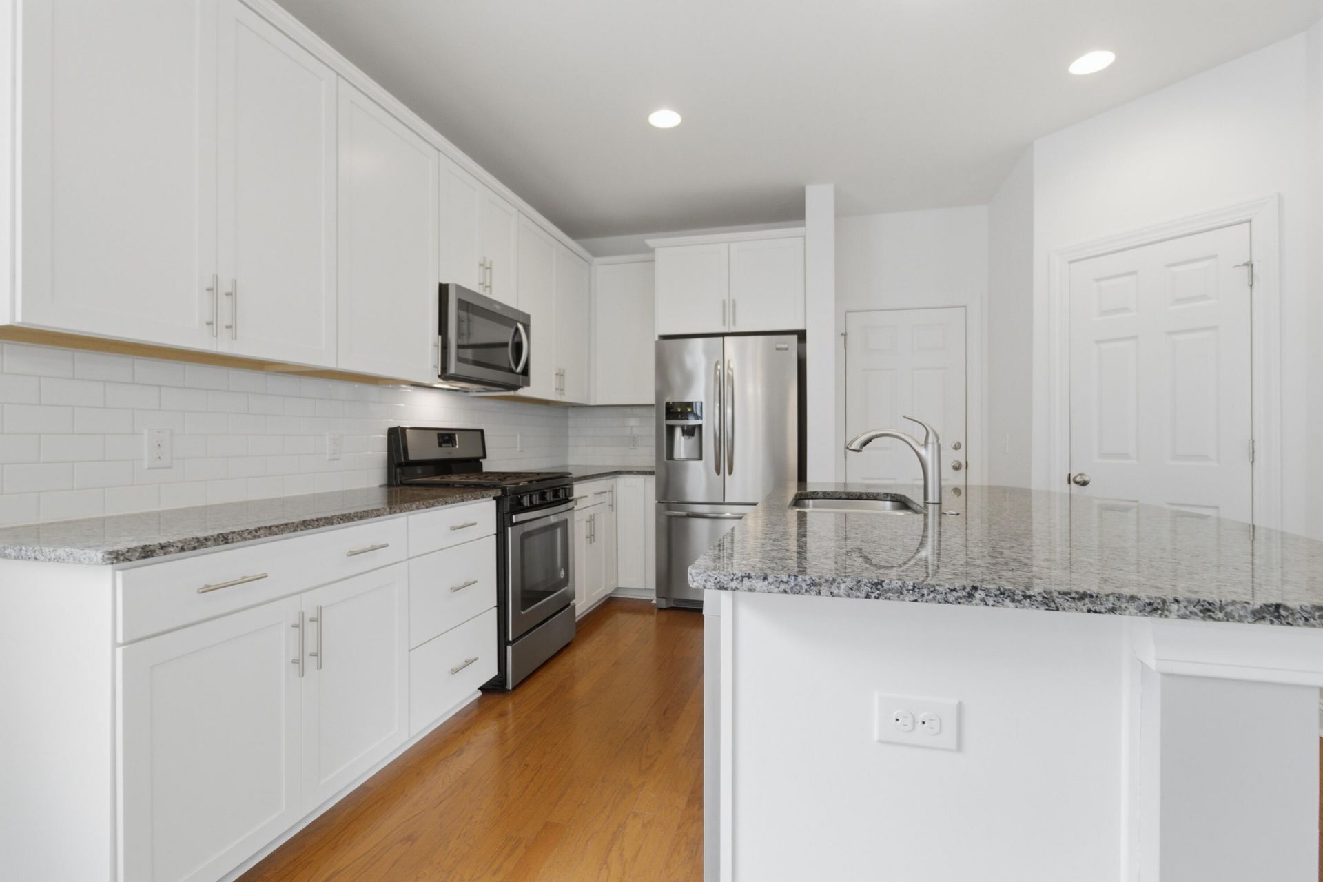 3056 Grand Bay Lane Photo 9