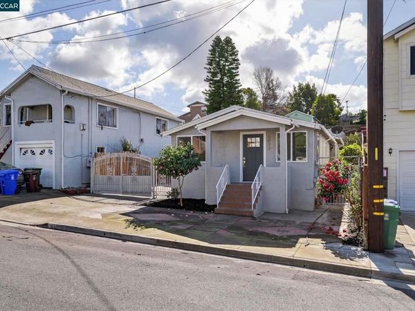 1027 1027 3rd St, Rodeo, CA 94572