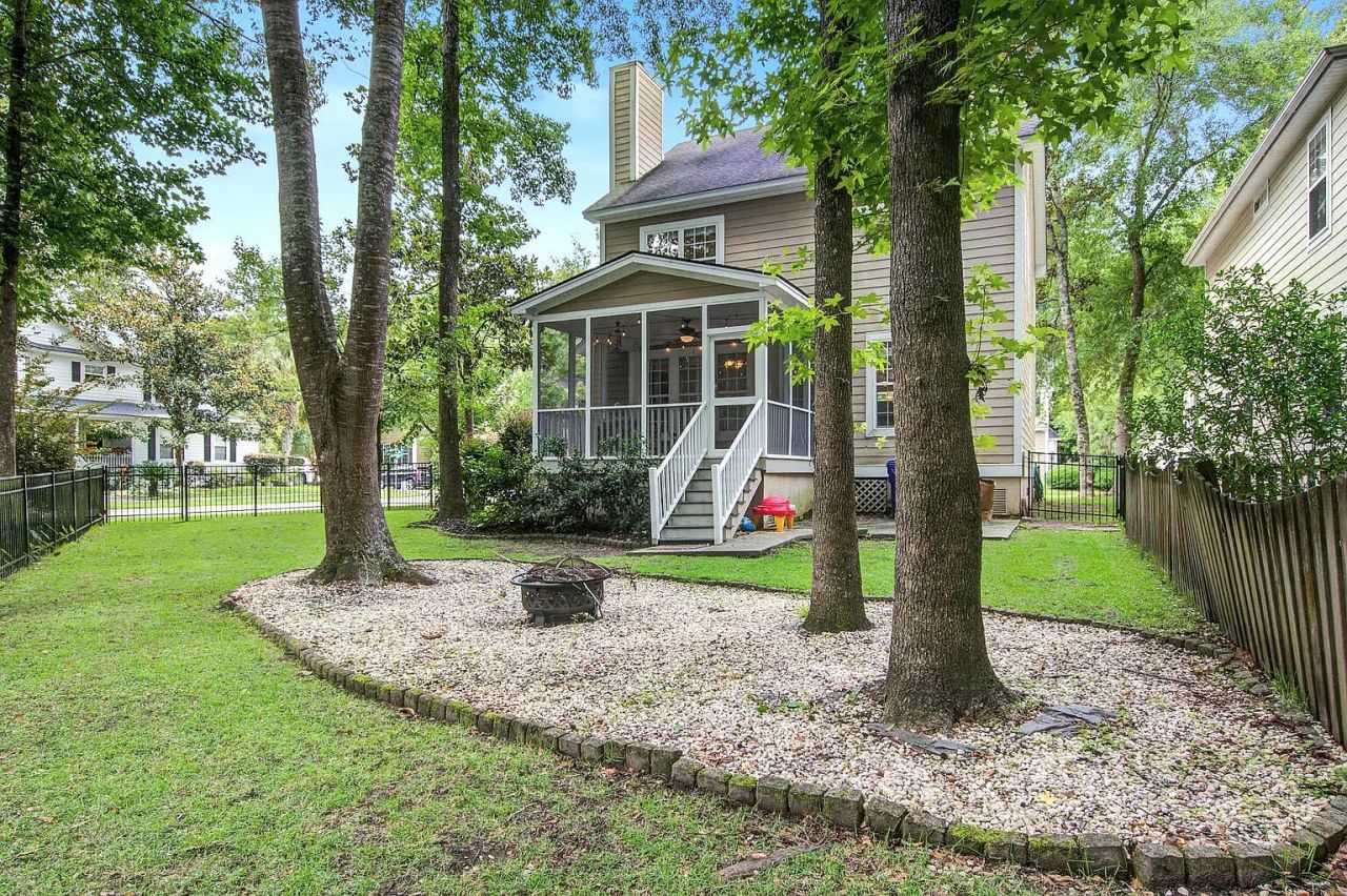 642 Fair Spring Drive Photo 20