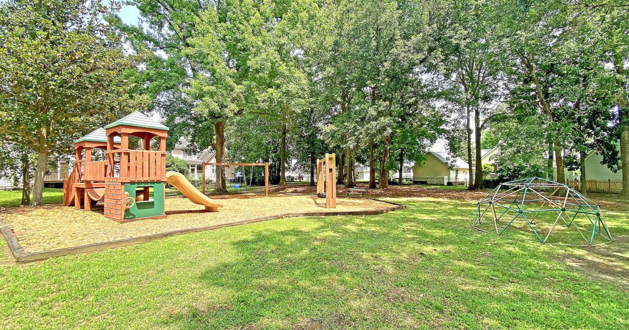 642 Fair Spring Drive Photo 30