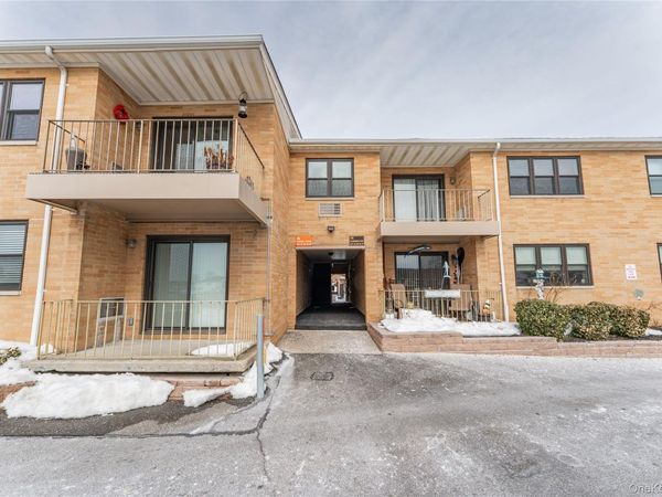 14 Florence, Unit 25B, Freeport, NY 11520