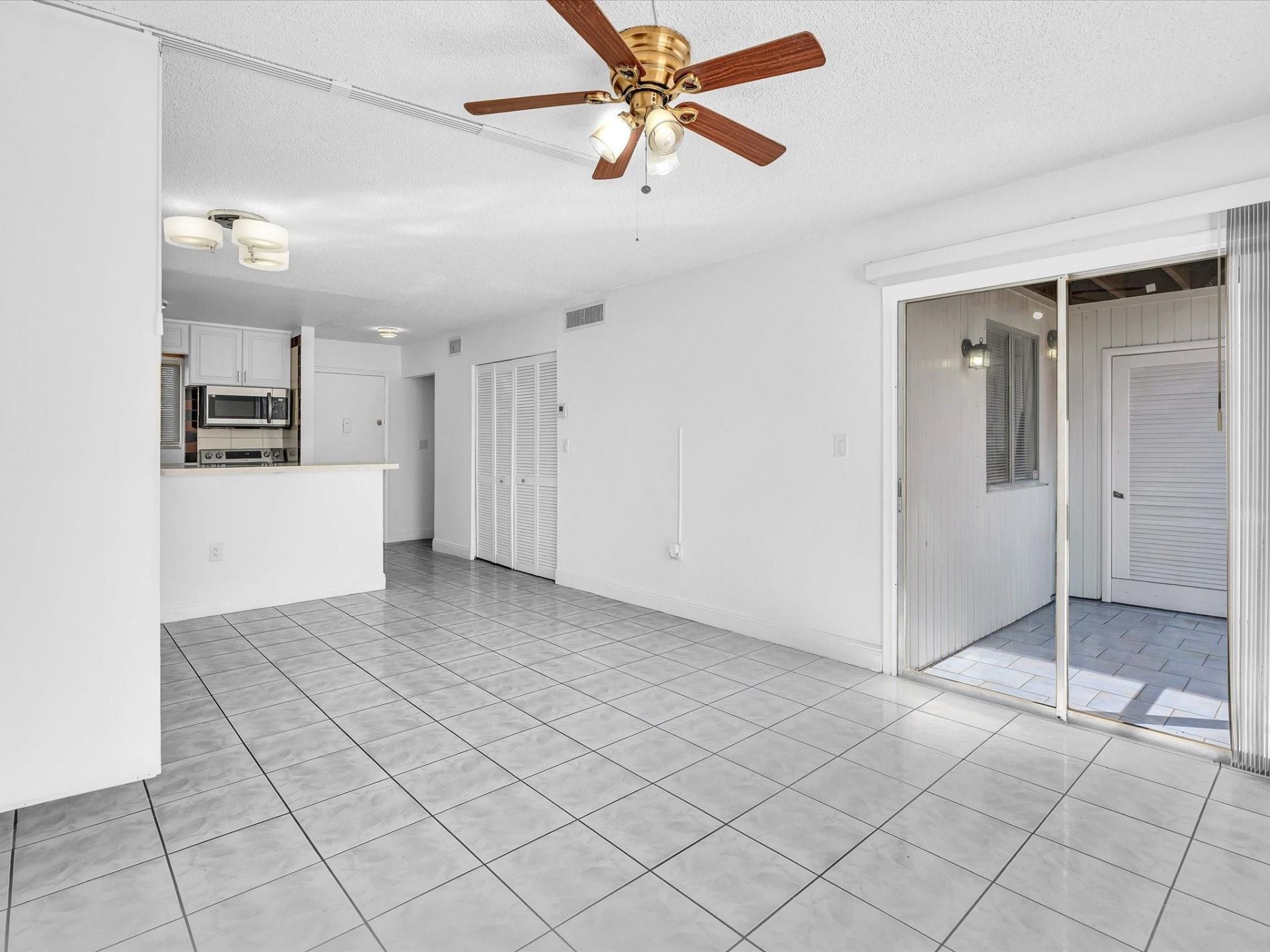 6034 Forest Hill Boulevard, Unit 107, West Palm Beach, FL 33415 Photo