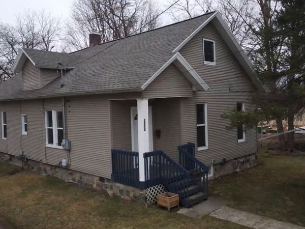 1013 Maple Avenue, Jackson, MI 49203