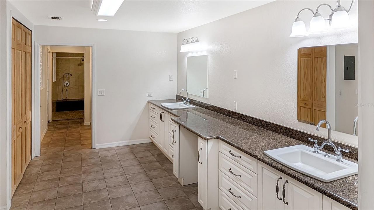 7129 Oakwind Drive, Orlando, FL 32818 Photo