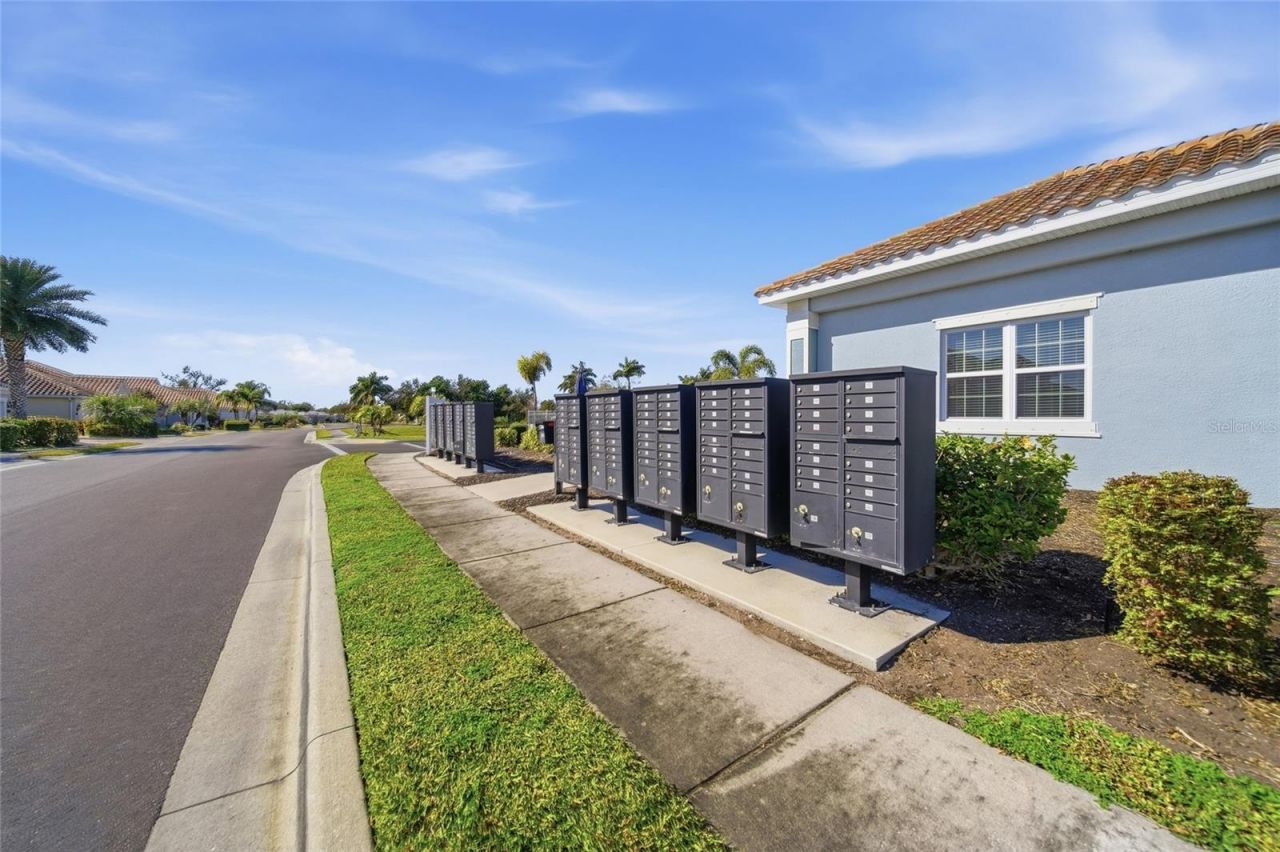 7205 Costa Bella Drive, Bradenton, FL 34209 Photo