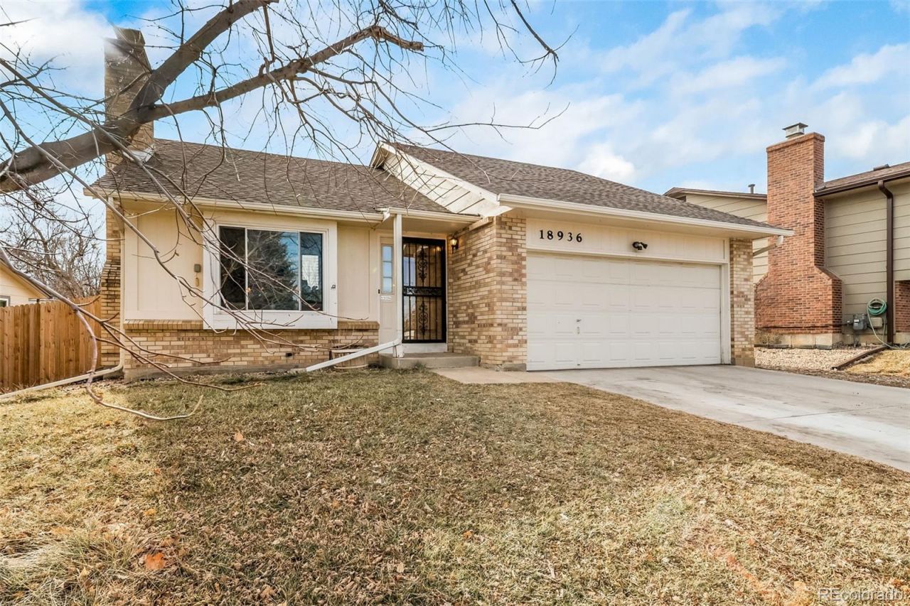 18936 E Mexico Drive, Aurora, CO 80017 Main Photo