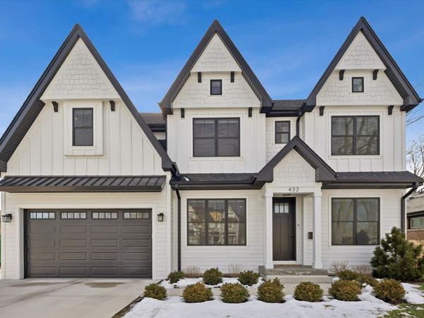 432 N Ridgeland Avenue, Elmhurst, IL 60126