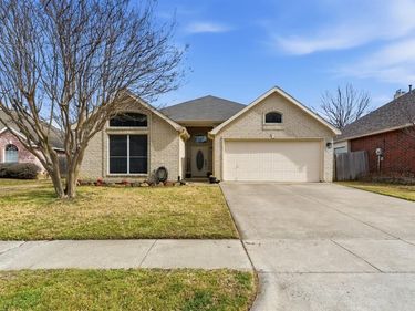 5520 Tularosa Drive , Fort Worth, TX 76137